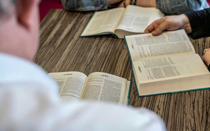 1 Corinthians 8